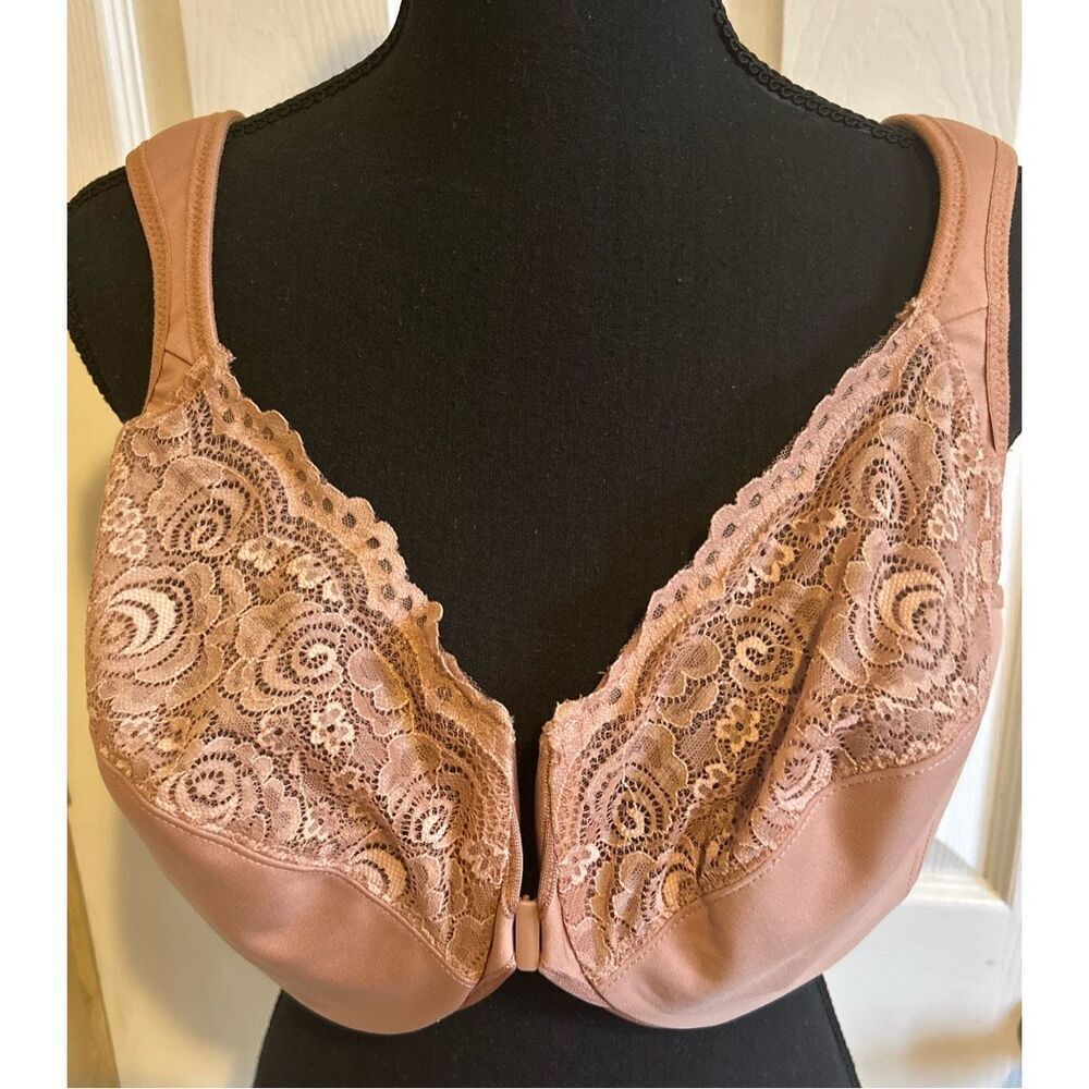 Glamorise Lace Front-Closure Bra in Tan